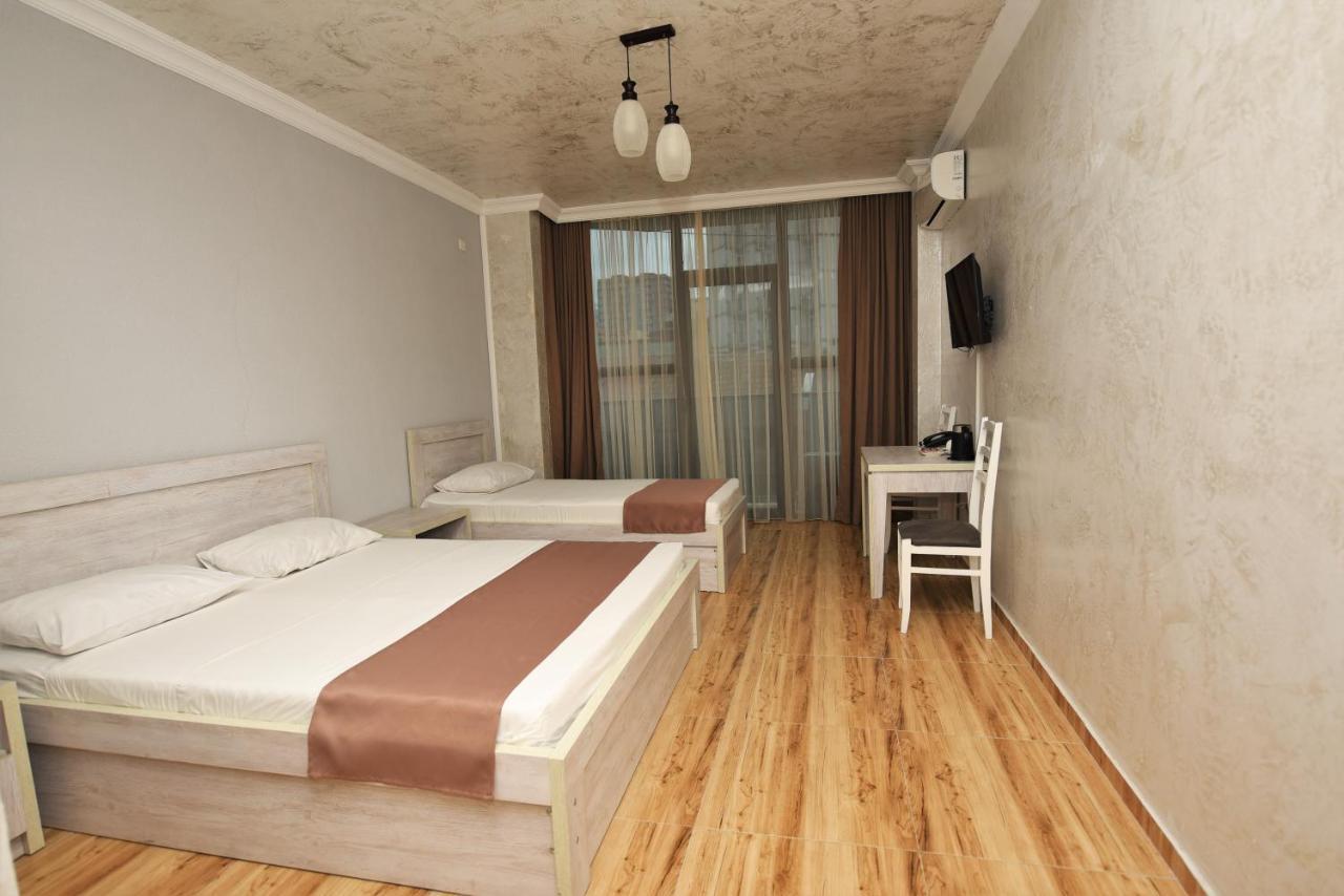 Kazbegi Hotel Batoemi Buitenkant foto