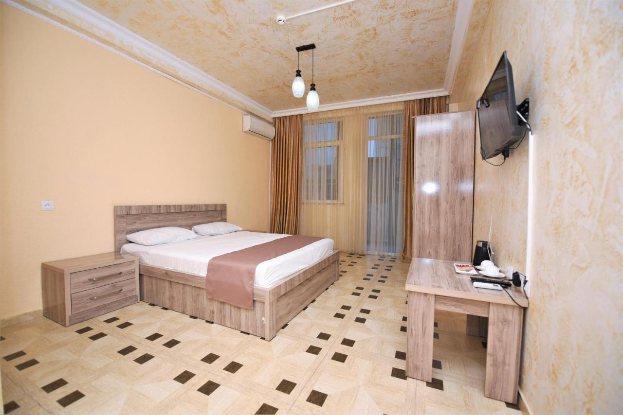Kazbegi Hotel Batoemi Buitenkant foto